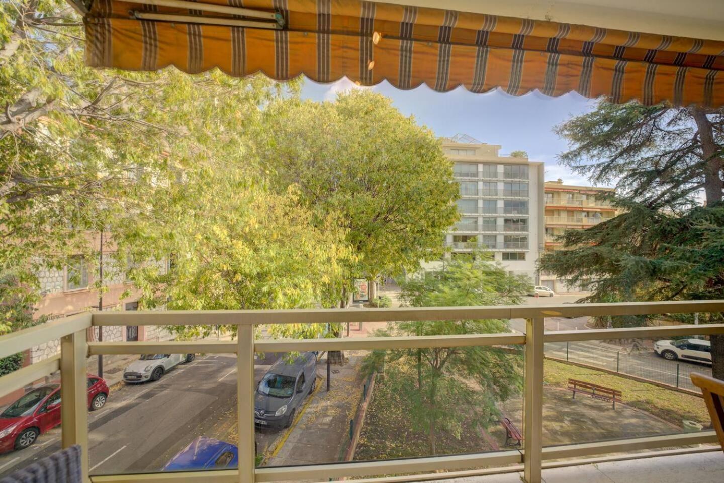Elegant Apt W/2 Terraces/Mins To Beach & Shops أنتيب المظهر الخارجي الصورة