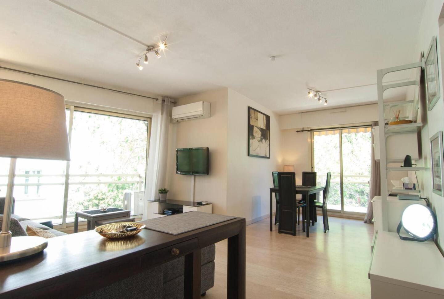 Elegant Apt W/2 Terraces/Mins To Beach & Shops أنتيب المظهر الخارجي الصورة