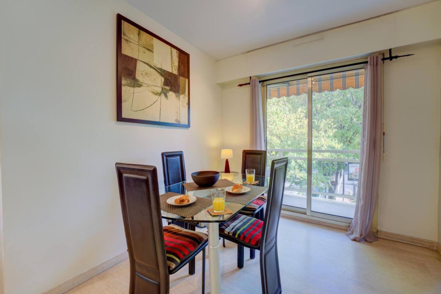 Elegant Apt W/2 Terraces/Mins To Beach & Shops أنتيب المظهر الخارجي الصورة