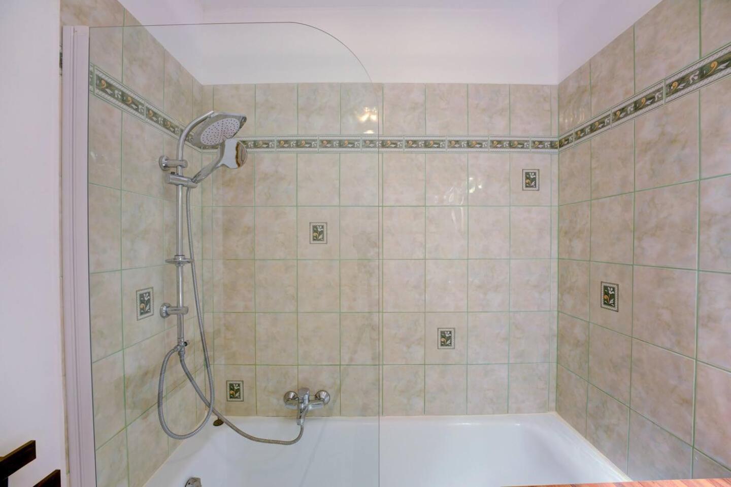 Elegant Apt W/2 Terraces/Mins To Beach & Shops أنتيب المظهر الخارجي الصورة