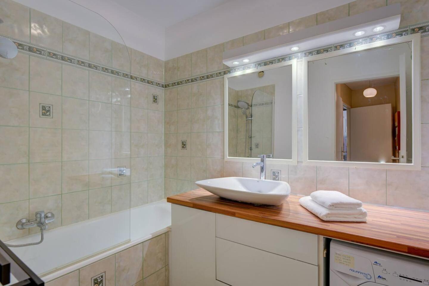 Elegant Apt W/2 Terraces/Mins To Beach & Shops أنتيب المظهر الخارجي الصورة