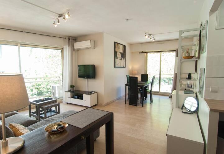 Elegant Apt W/2 Terraces/Mins To Beach & Shops أنتيب المظهر الخارجي الصورة